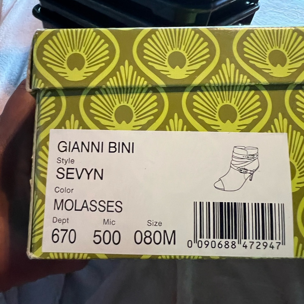 Gianni Bini Women Shoe Boots.  NIB - Picture 2 of 7